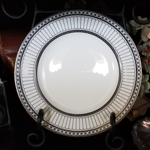 Wedgwood 1 Colonnade Black Salad Plate - Picture 2 of 5